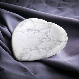 Heart Shaped Howlite Crystal Worry‎ Stone / Mini Bowl / Ring Holder (#2)